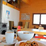Vandrarhem La Tzoum'hostel