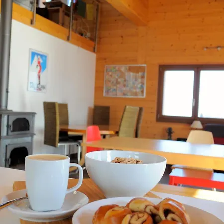 بيت شباب La Tzoum'hostel